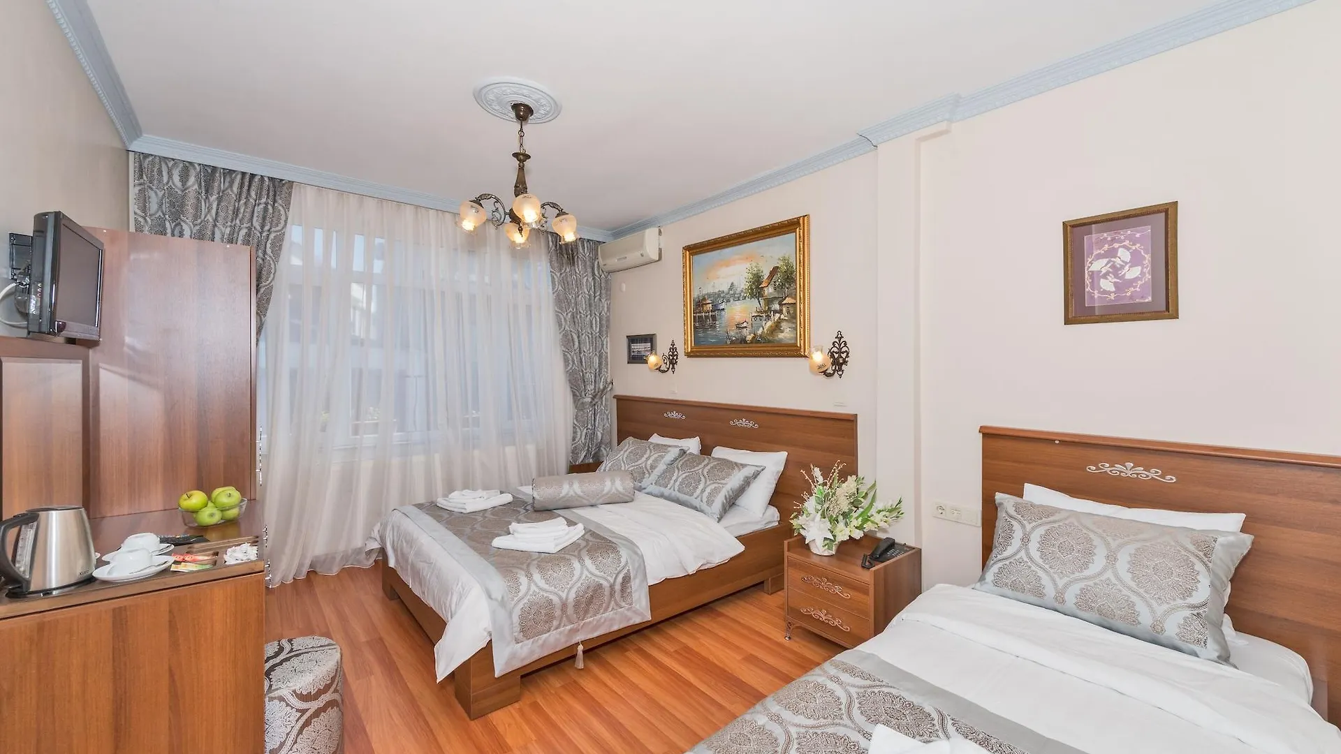 Turgut Hotel Istanbul 2*,