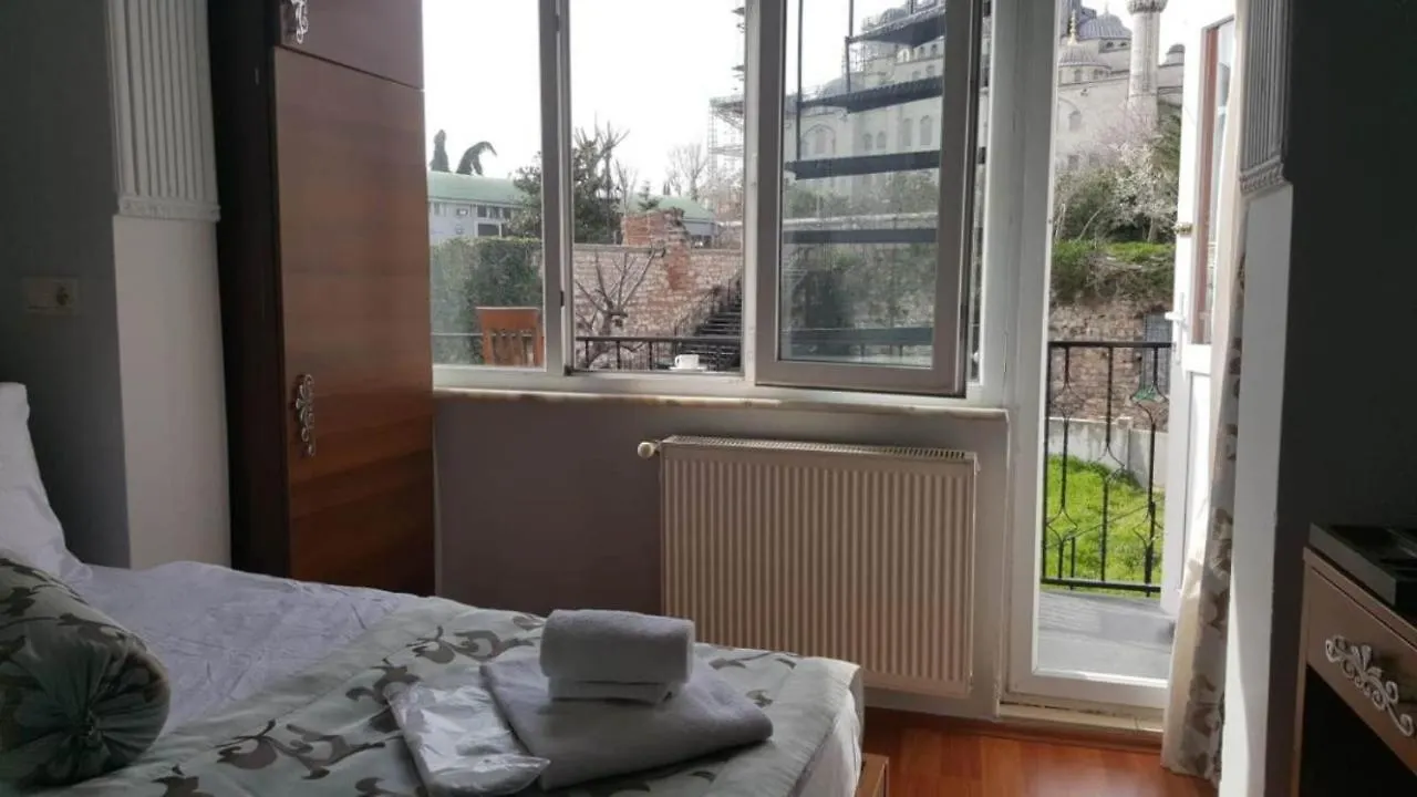 Turgut Hotel Istanbul 2*,
